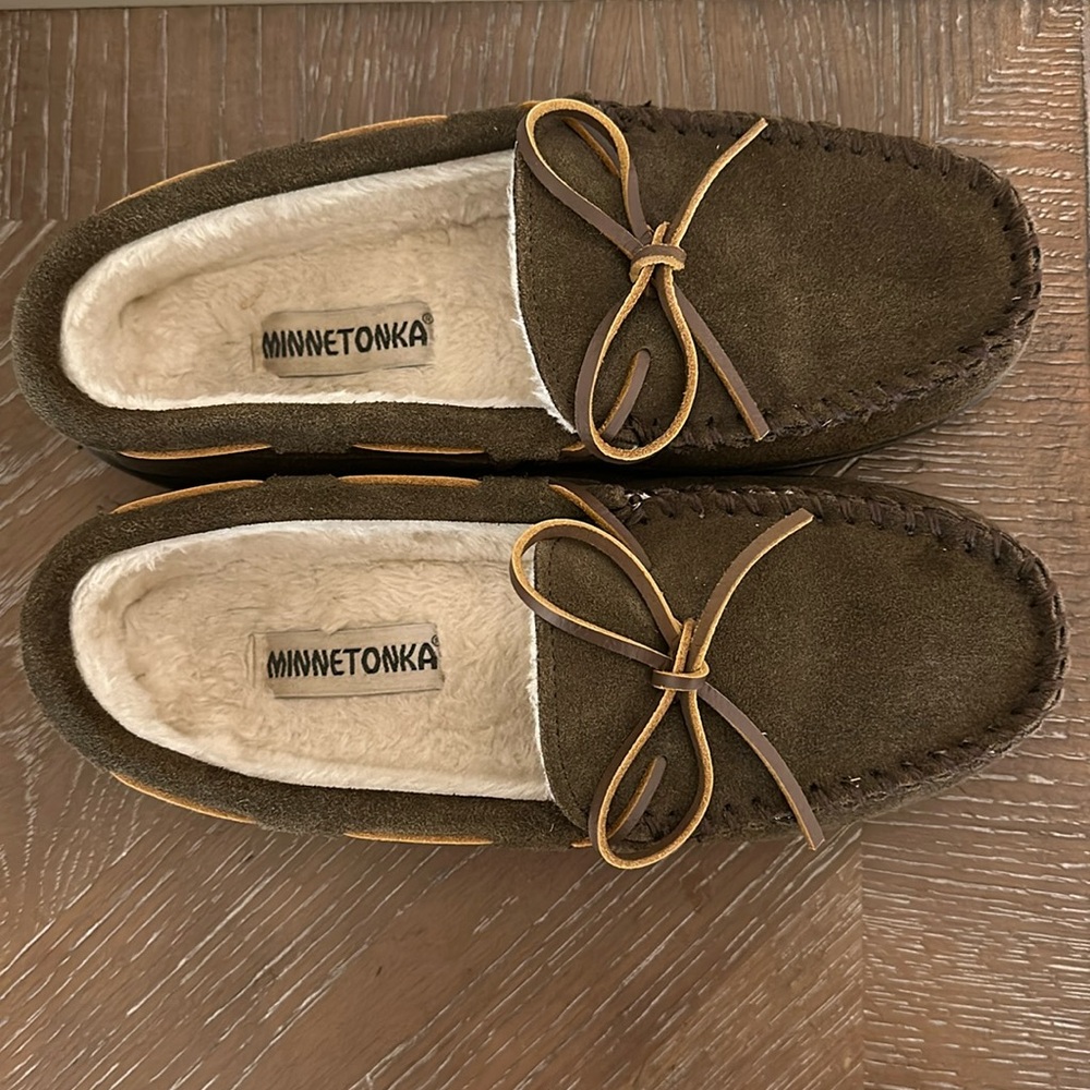 Men’s Minnetonka bedroom hard sole slippers